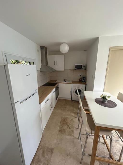 Maison De Vacances En Campagne Cavaillon Eksteriør billede